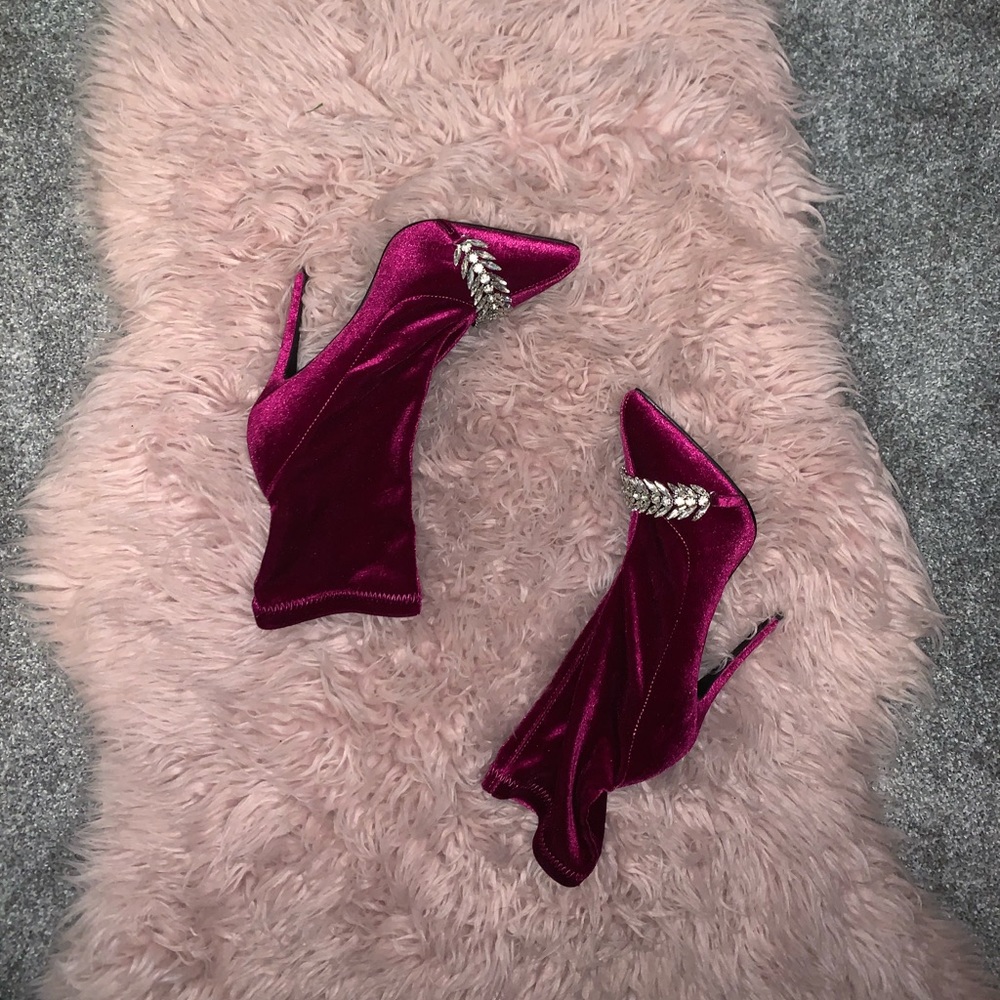 Never worn Public Desire fuchsia velvet booties